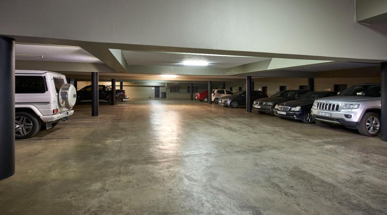 יוהנסבורג Dynasty Forest Sandown Serviced Apartments & Self Catering Hotel מראה חיצוני תמונה