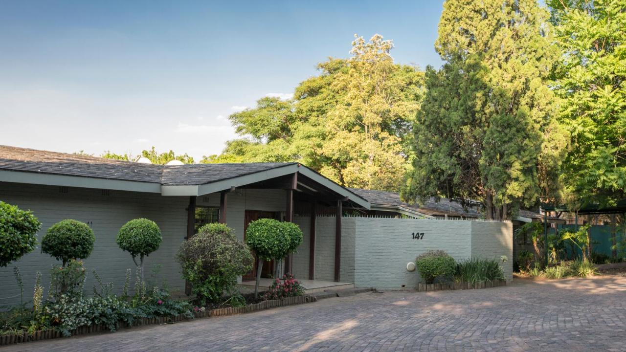 יוהנסבורג Dynasty Forest Sandown Serviced Apartments & Self Catering Hotel מראה חיצוני תמונה