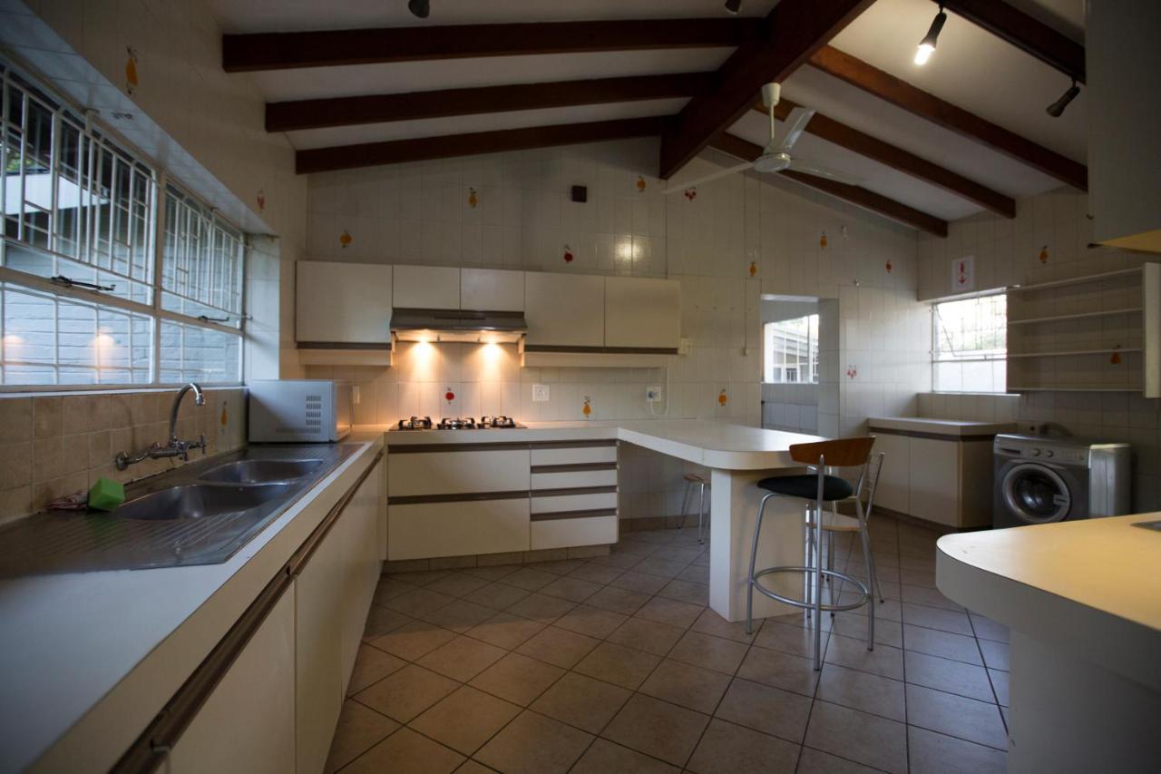יוהנסבורג Dynasty Forest Sandown Serviced Apartments & Self Catering Hotel מראה חיצוני תמונה