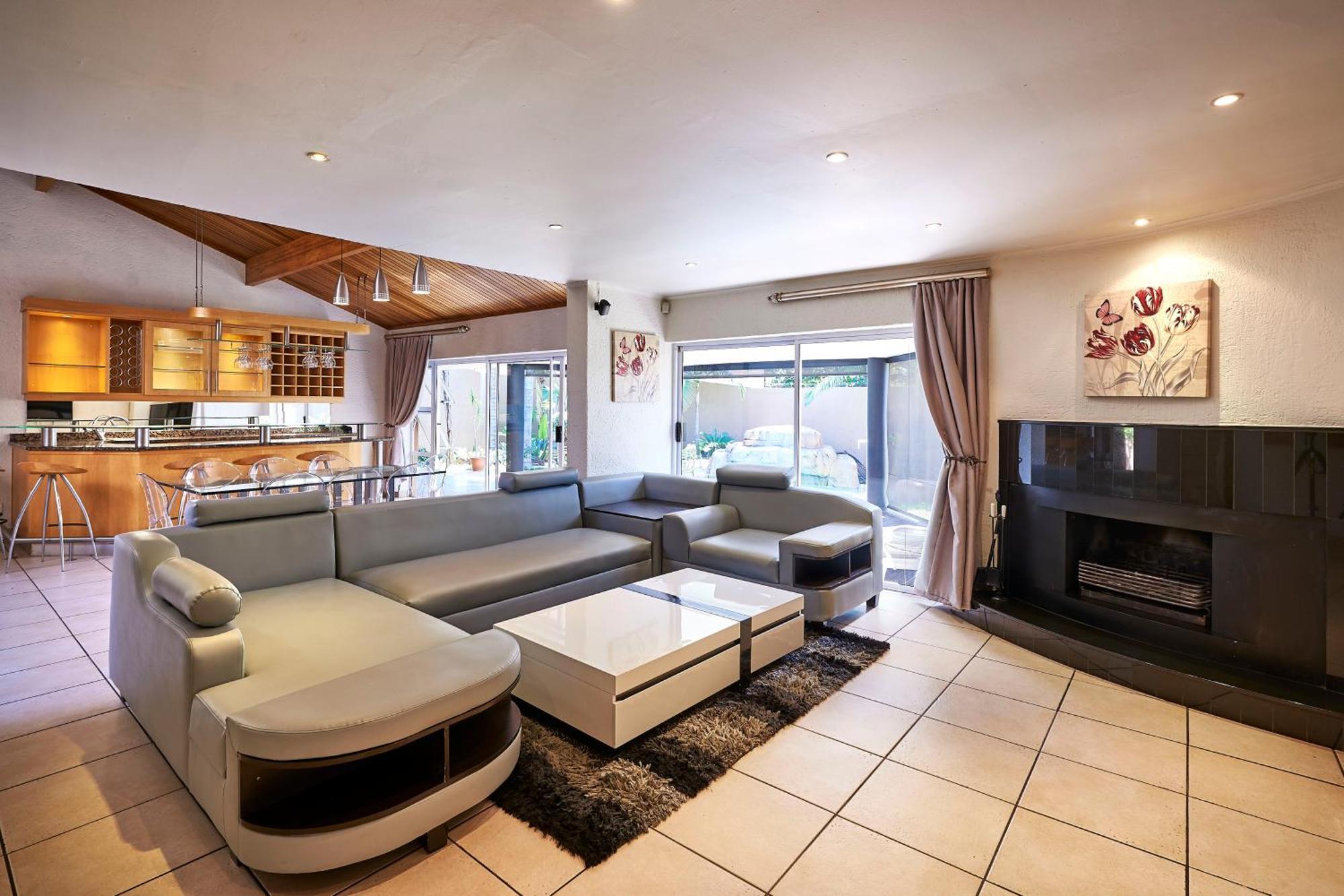 יוהנסבורג Dynasty Forest Sandown Serviced Apartments & Self Catering Hotel מראה חיצוני תמונה