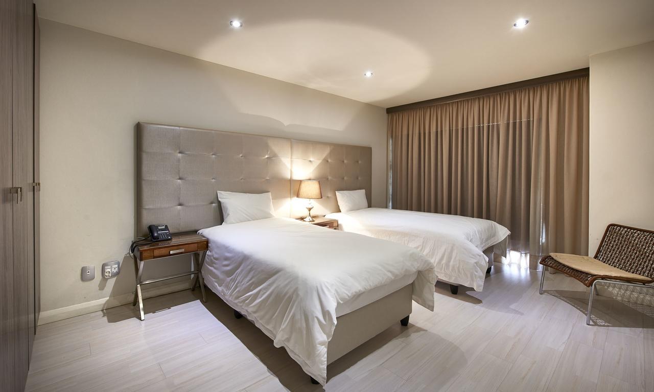 יוהנסבורג Dynasty Forest Sandown Serviced Apartments & Self Catering Hotel מראה חיצוני תמונה