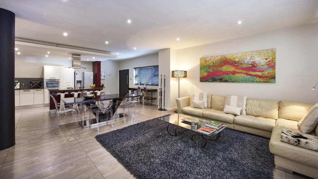 יוהנסבורג Dynasty Forest Sandown Serviced Apartments & Self Catering Hotel מראה חיצוני תמונה