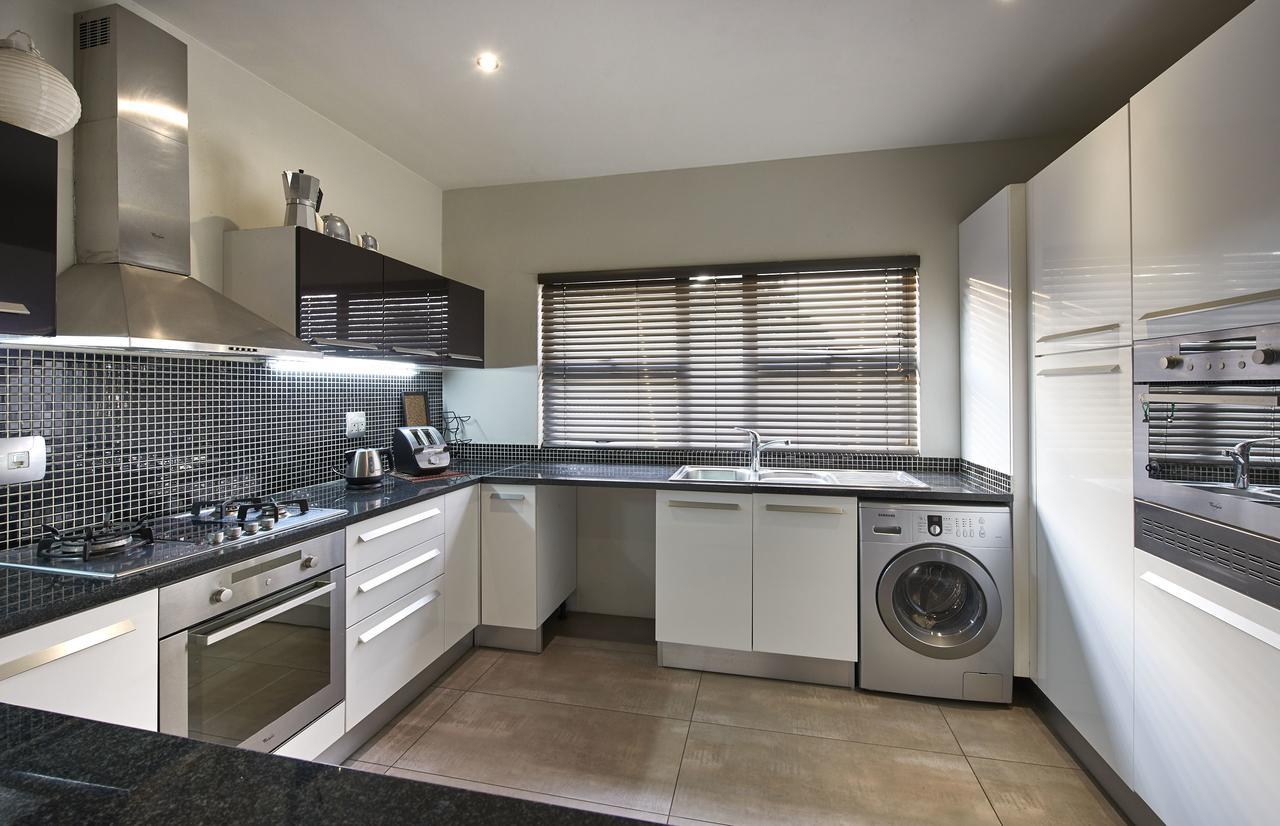 יוהנסבורג Dynasty Forest Sandown Serviced Apartments & Self Catering Hotel מראה חיצוני תמונה
