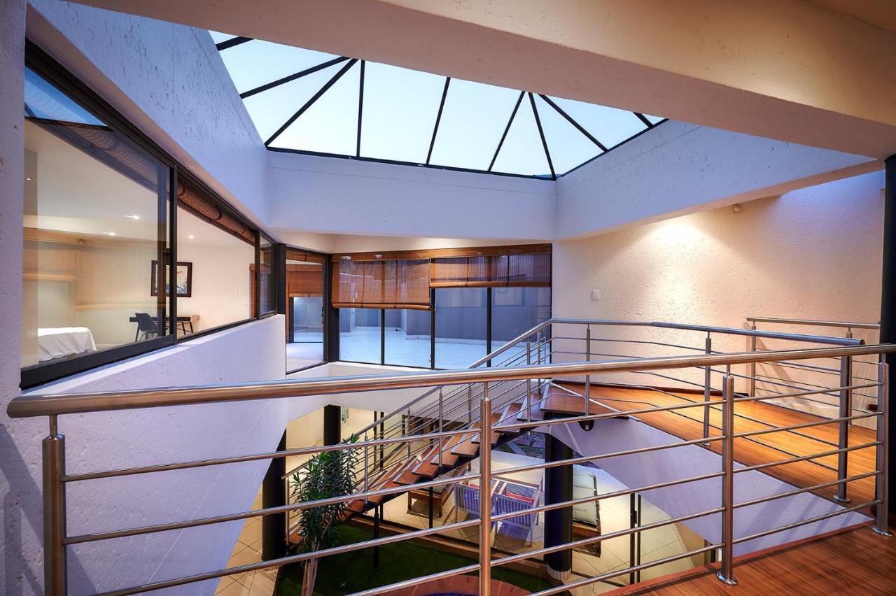 יוהנסבורג Dynasty Forest Sandown Serviced Apartments & Self Catering Hotel מראה חיצוני תמונה