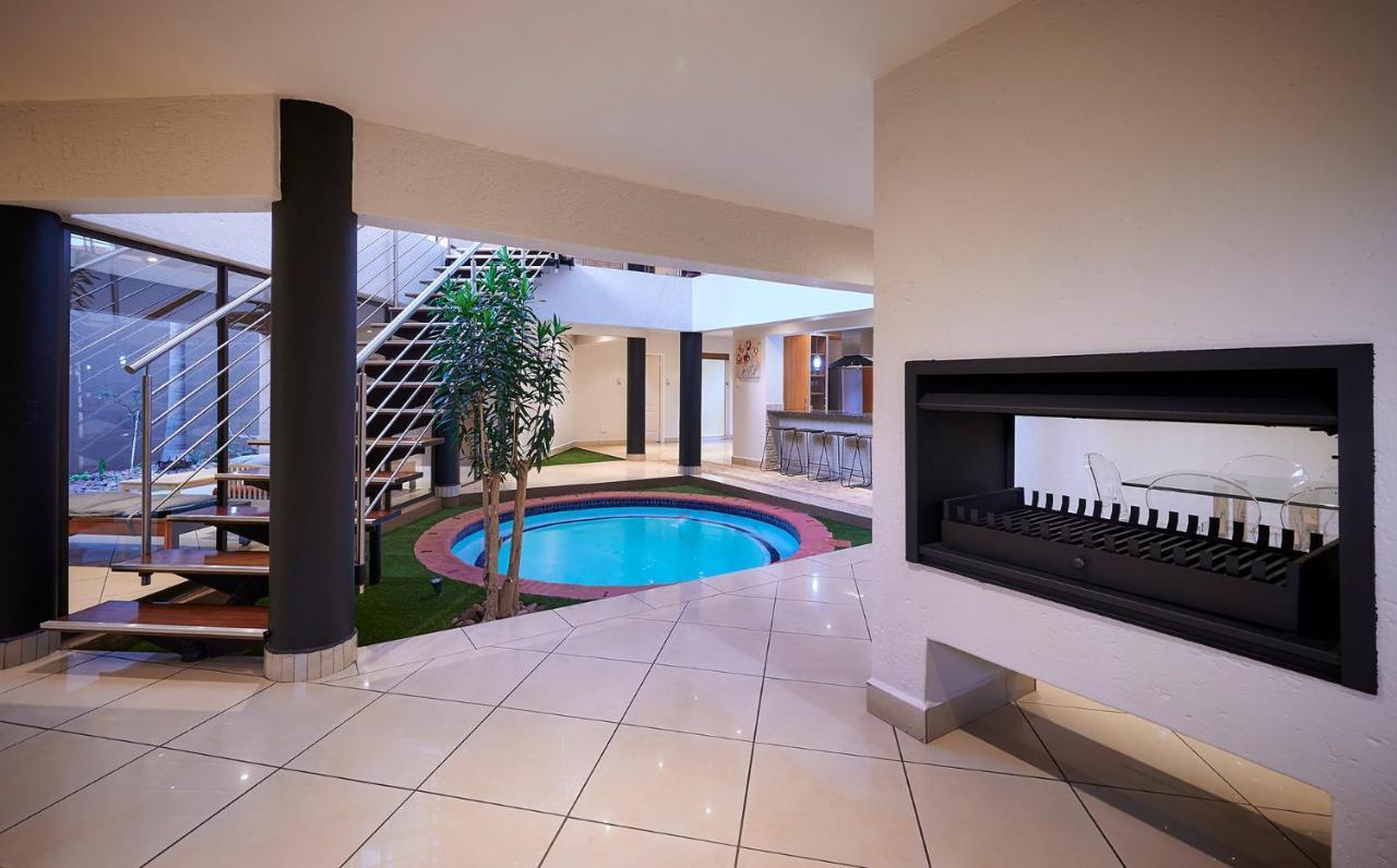 יוהנסבורג Dynasty Forest Sandown Serviced Apartments & Self Catering Hotel מראה חיצוני תמונה